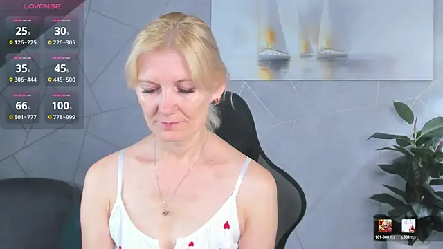 Julie Lucas online show from 07/24/26, 12:19
