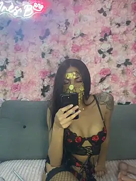 Snapshot of Ines-z chatting on 04/18/26, 10:10 Ines-z online show from 04/18/26, 10:10
