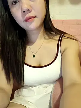Snapshot of Ngocmai_lazdy chatting on 03/17/26, 03:04 Ngocmai lazdy online show from 03/17/26, 03:04