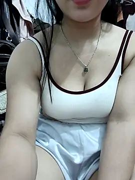 Snapshot of Ngocmai_lazdy chatting on 04/11/26, 03:27 Ngocmai lazdy online show from 04/11/26, 03:27