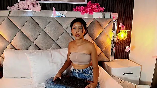 Snapshot of Real_virgin_Pussy chatting on 02/23/26, 07:44 Real virgin Pussy online show from 02/23/26, 07:44