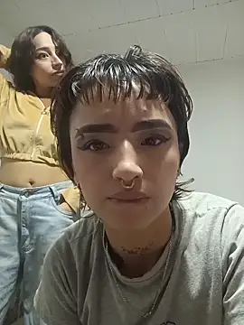 Snapshot of AlexxaAndRileyy chatting on 04/12/26, 04:17 AlexxaAndRileyy online show from 04/12/26, 04:17