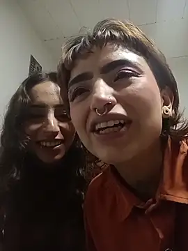 Snapshot of AlexxaAndRileyy chatting on 04/18/26, 04:05 AlexxaAndRileyy online show from 04/18/26, 04:05