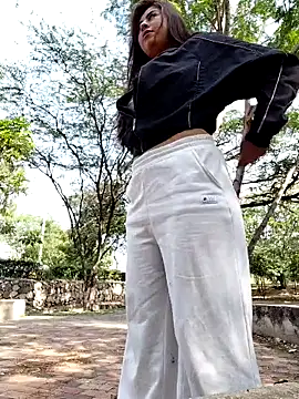 Snapshot of ThamaraGen_ chatting on 02/26/26, 01:54 ThamaraGen online show from 02/26/26, 01:54