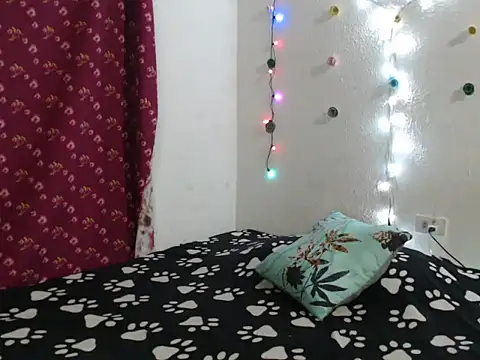 Snapshot of Chloe_Candys chatting on 02/03/26, 01:59 Chloe Candys online show from 02/03/26, 01:59