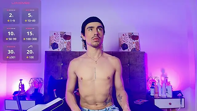 Ethan Briggs  online show from 07/09/26, 03:54