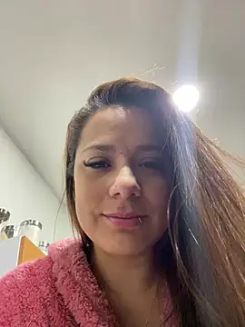 Snapshot of Pretty__Milf chatting on 03/20/26, 08:52 Pretty Milf online show from 03/20/26, 08:52