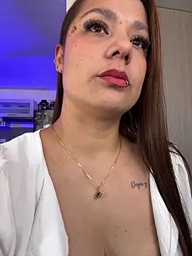 Snapshot of Pretty__Milf chatting on 04/07/26, 02:17 Pretty Milf online show from 04/07/26, 02:17