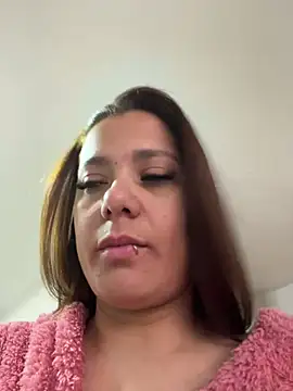 Snapshot of Pretty__Milf chatting on 04/11/26, 11:25 Pretty Milf online show from 04/11/26, 11:25