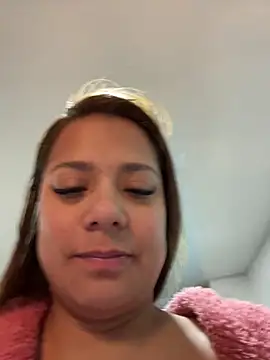 Snapshot of Pretty__Milf chatting on 04/24/26, 09:45 Pretty Milf online show from 04/24/26, 09:45