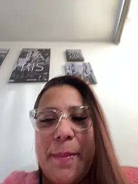 Snapshot of Pretty__Milf chatting on 05/10/26, 12:10 Pretty Milf online show from 05/10/26, 12:10