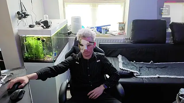 Snapshot of Rayzel_White chatting on 02/01/26, 12:15 Rayzel White online show from 02/01/26, 12:15