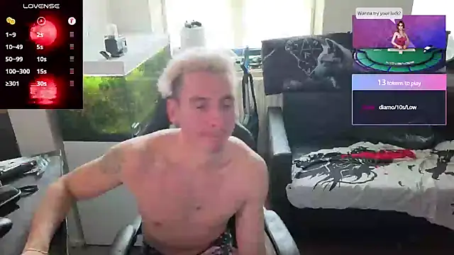 Snapshot of Rayzel_White chatting on 05/11/26, 04:04 Rayzel White online show from 05/11/26, 04:04