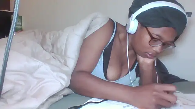 Snapshot of xxxdanidoomsdayxxx chatting on 04/18/26, 10:43 xxxdanidoomsdayxxx online show from 04/18/26, 10:43