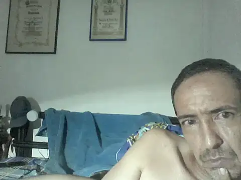 Snapshot of guevo14cm3 chatting on 06/15/26, 03:42 guevo14cm3 online show from 06/15/26, 03:42