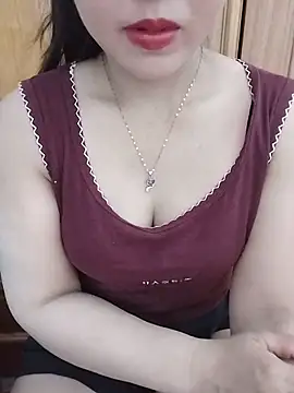 Snapshot of MaiNgoc_sexy chatting on 06/11/26, 03:48 MaiNgoc sexy online show from 06/11/26, 03:48