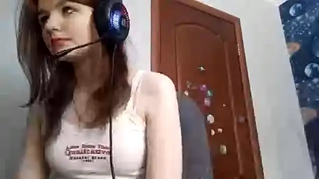 Snapshot of GameToiler chatting on 02/16/26, 08:10 GameToiler online show from 02/16/26, 08:10