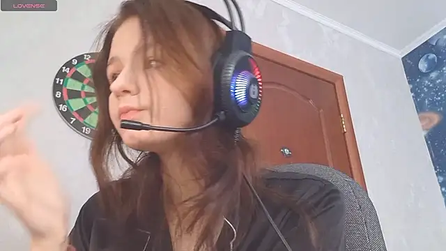 Snapshot of GameToiler chatting on 04/18/26, 07:34 GameToiler online show from 04/18/26, 07:34
