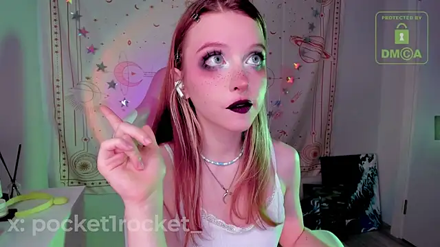 Snapshot of _PocketRocket_ chatting on 11/06/25, 12:00 PocketRocket online show from 11/06/25, 12:00