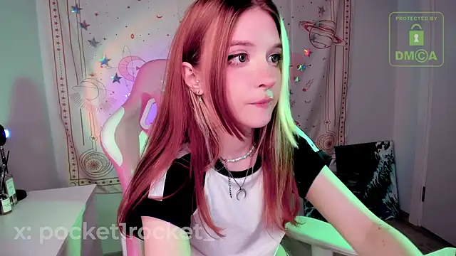 Snapshot of _PocketRocket_ chatting on 11/23/25, 12:10 PocketRocket online show from 11/23/25, 12:10