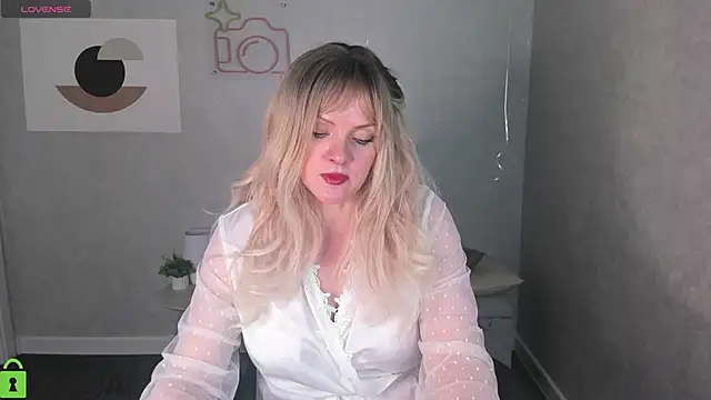Snapshot of Victoria_Nelson chatting on 03/28/26, 01:27 Victoria Nelson online show from 03/28/26, 01:27