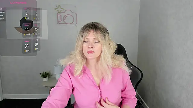 Snapshot of Victoria_Nelson chatting on 04/18/26, 01:20 Victoria Nelson online show from 04/18/26, 01:20