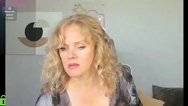 Snapshot of Victoria_Nelson chatting on 06/12/26, 01:04 Victoria Nelson online show from 06/12/26, 01:04