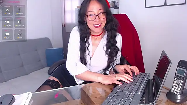 Snapshot of loretta_fraser chatting on 05/04/26, 01:07 loretta fraser online show from 05/04/26, 01:07