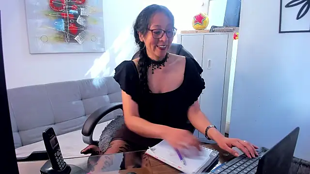 Snapshot of loretta_fraser chatting on 06/11/26, 01:31 loretta fraser online show from 06/11/26, 01:31
