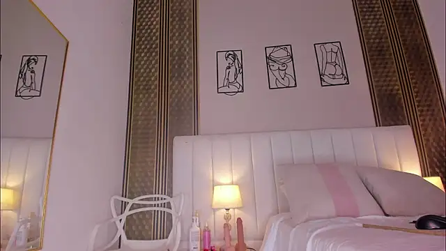 isabela  x online show from 07/27/26, 11:39
