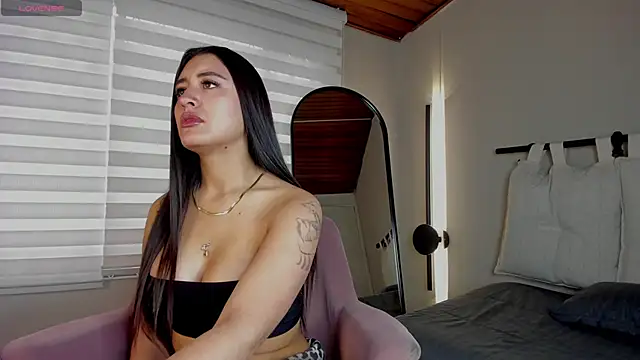 Snapshot of laila__sub_ chatting on 02/19/26, 12:56 laila sub online show from 02/19/26, 12:56
