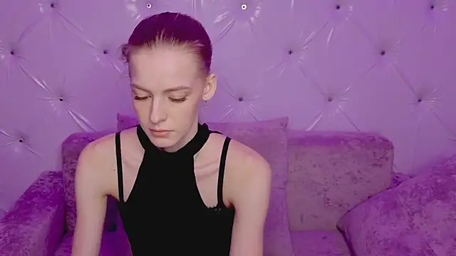 Snapshot of kittie_like18 chatting on 02/26/26, 12:53 kittie like18 online show from 02/26/26, 12:53
