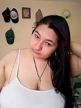 LauraHorny69 online show from 06/26/26, 02:43