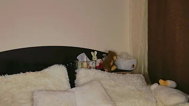 Snapshot of SilverHanna chatting on 06/21/26, 10:34 SilverHanna online show from 06/21/26, 10:34