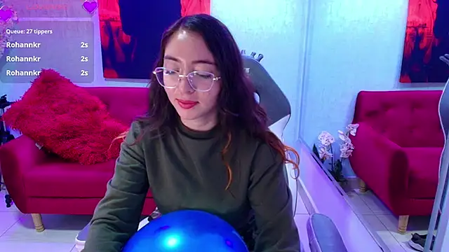 Snapshot of Veronica_miiller chatting on 02/27/26, 12:54 Veronica miiller online show from 02/27/26, 12:54