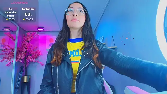 Veronica miiller online show from 06/17/26, 07:26