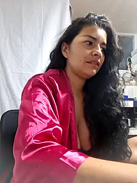 Snapshot of Scarlett_Hot69 chatting on 04/05/26, 05:59 Scarlett Hot69 online show from 04/05/26, 05:59