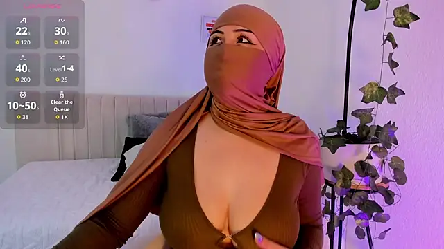Snapshot of _Amirah chatting on 02/27/26, 07:03 Amirah online show from 02/27/26, 07:03