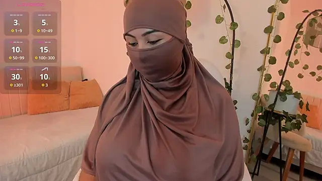 Snapshot of _Amirah chatting on 06/08/26, 05:46 Amirah online show from 06/08/26, 05:46