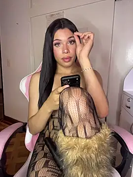 Snapshot of DollCamila chatting on 04/19/26, 06:10 DollCamila online show from 04/19/26, 06:10