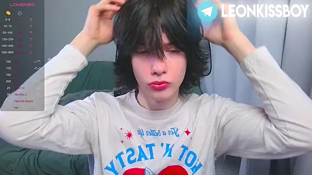 Snapshot of LeonBoykisser chatting on 04/10/26, 07:07 LeonBoykisser online show from 04/10/26, 07:07
