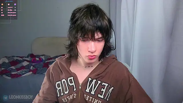 Snapshot of LeonBoykisser chatting on 06/10/26, 06:51 LeonBoykisser online show from 06/10/26, 06:51