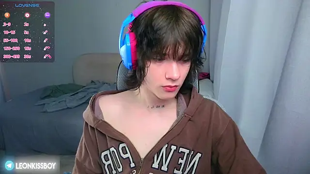 Snapshot of LeonBoykisser chatting on 06/12/26, 08:41 LeonBoykisser online show from 06/12/26, 08:41