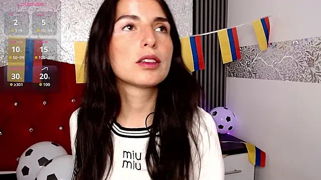 MiaVelasquez01 online show from 06/04/26, 04:13