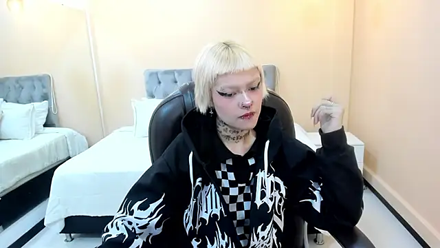 Snapshot of Bela_Craxkerr chatting on 03/31/26, 01:00 Bela Craxkerr online show from 03/31/26, 01:00