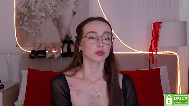 Snapshot of Emily_Simon chatting on 02/27/26, 05:29 Emily Simon online show from 02/27/26, 05:29