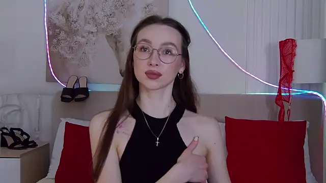Snapshot of Emily_Simon chatting on 04/28/26, 05:34 Emily Simon online show from 04/28/26, 05:34