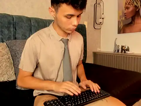 Snapshot of Alhan_Twink chatting on 05/15/26, 05:03 Alhan Twink online show from 05/15/26, 05:03