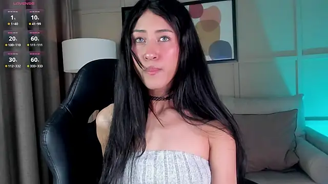 Snapshot of internett_sweetheart chatting on 07/23/26, 05:49 internett sweetheart online show from 07/23/26, 05:49