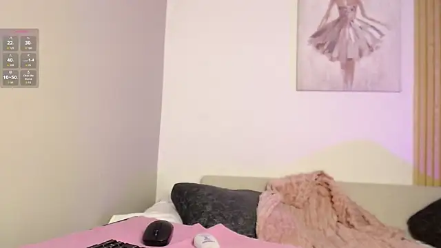 Snapshot of chloe_peach_ chatting on 03/10/26, 12:10 chloe peach online show from 03/10/26, 12:10